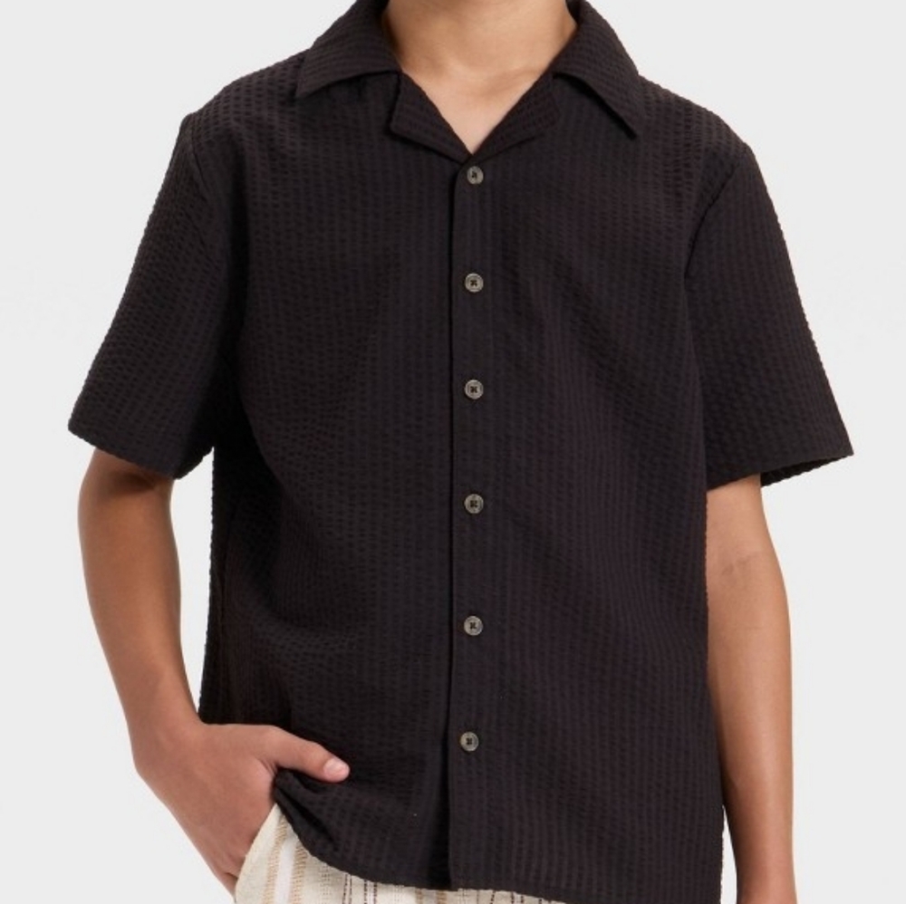 NWT Art Class Short Sleeve Woven Seersucker Camp Collar Button Down Shirt in XL